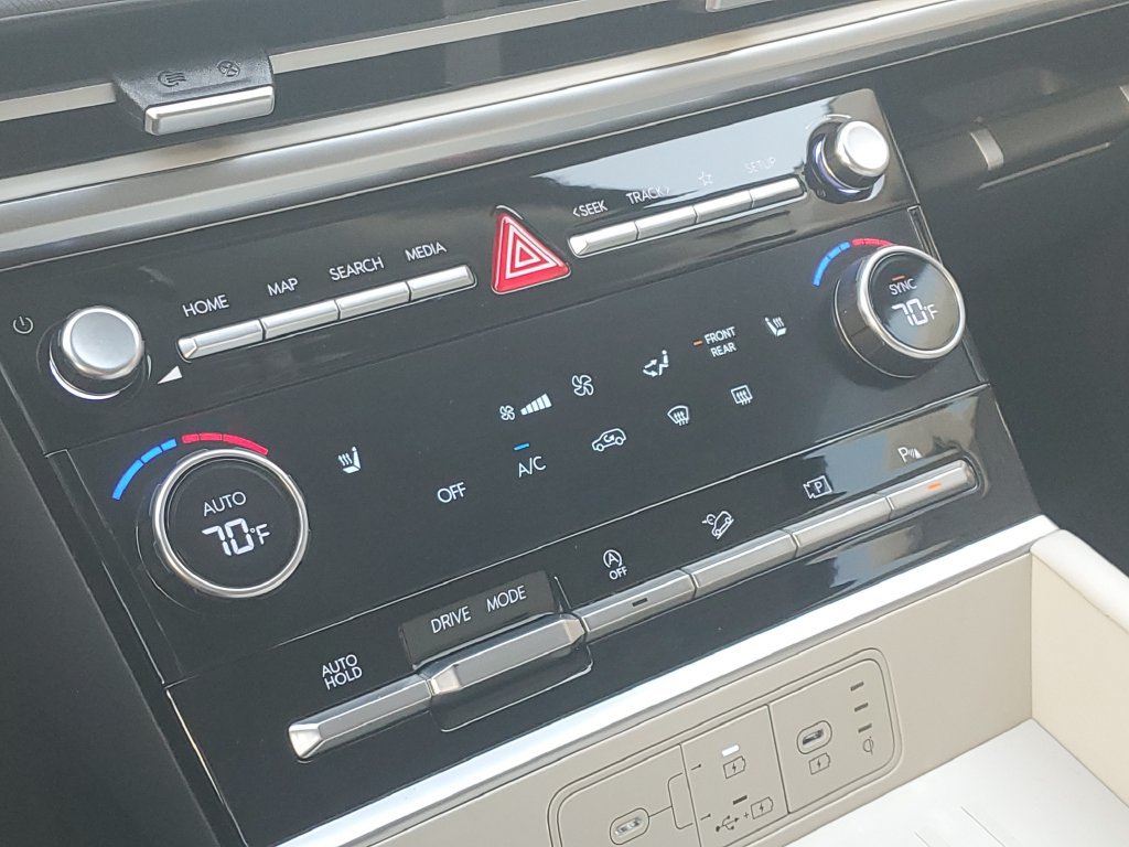 Used 2025 Hyundai Santa Fe SEL FWD image 37
