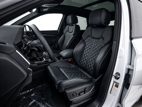 Certified 2025 Audi SQ5 Premium Plus w/ Premium Plus Package image 12