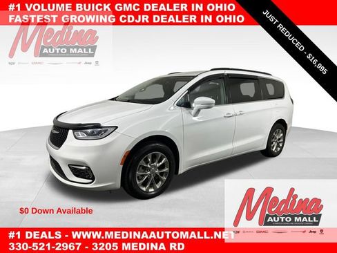 Used 2022 Chrysler Pacifica Touring-L AWD/4WD image 1