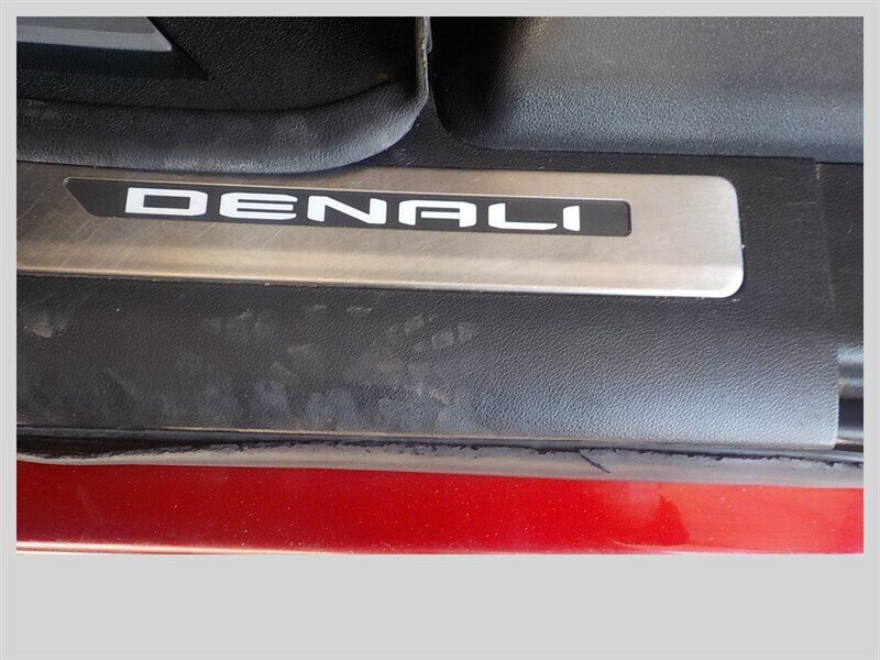 Used 2021 GMC Sierra 1500 Denali w/ Denali Ultimate Package AWD/4WD image 8