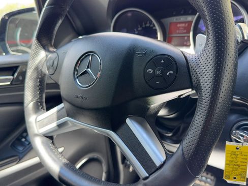 Used 2010 Mercedes-Benz ML 63 AMG 4MATIC image 28