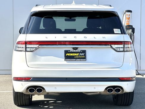 Used 2023 Lincoln Aviator Reserve w/ Equipment Group 201A image 4