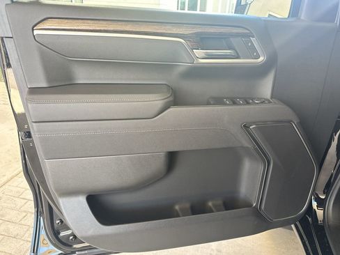 Certified 2025 GMC Sierra 1500 Elevation image 14