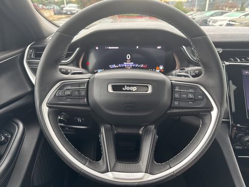 Used 2024 Jeep Grand Cherokee L Altitude image 16