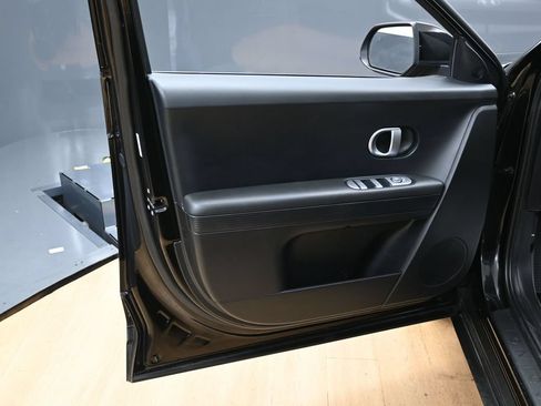 Used 2022 Hyundai Ioniq 5 SE w/ Cargo Package RWD image 30