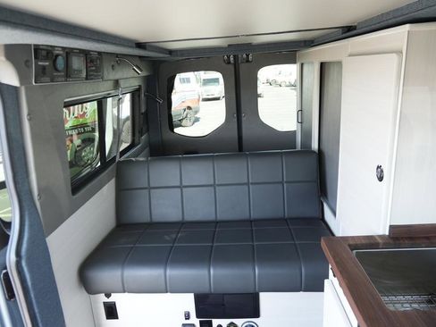 Used 2025 Mercedes-Benz Sprinter 2500 image 11