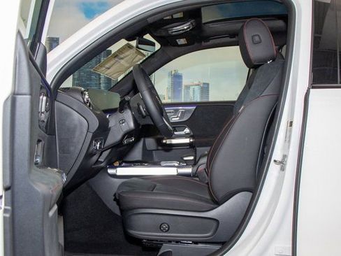 Certified 2023 Mercedes-Benz GLB 250 4MATIC image 22