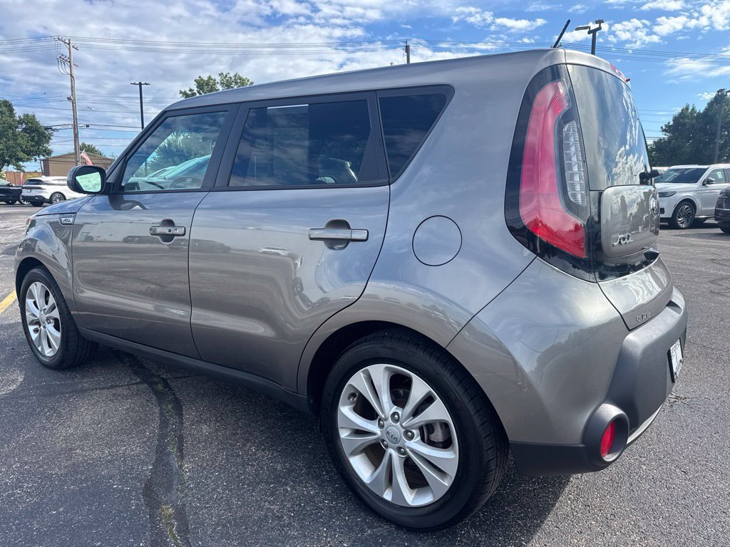 Used 2015 Kia Soul + w/ Primo Package FWD image 7