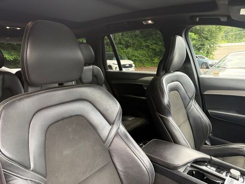 Used 2017 Volvo XC90 T6 R-Design w/ Vision Package AWD/4WD image 5