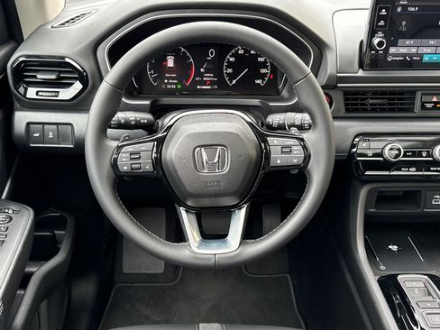 New 2025 Honda Pilot Touring image 15