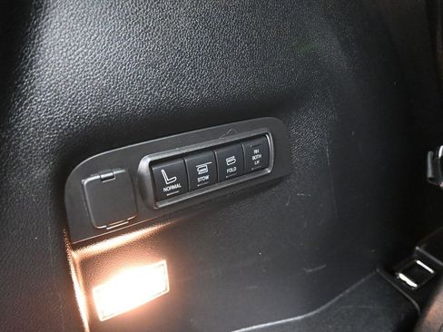 Used 2018 Ford Explorer Limited w/ Ford Safe & Smart Package image 26