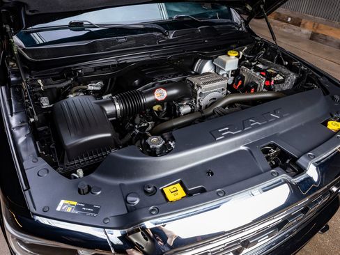 Used 2019 RAM 1500 Limited AWD/4WD image 43