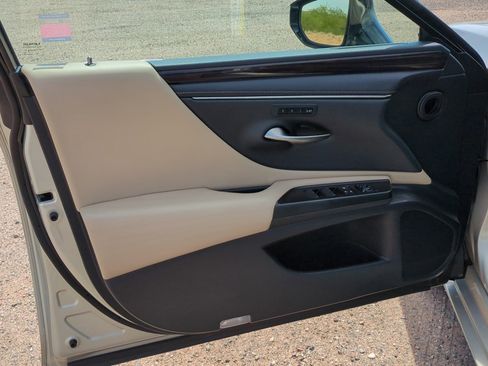 Used 2019 Lexus ES 350 w/ Accessory Package 2 FWD image 12