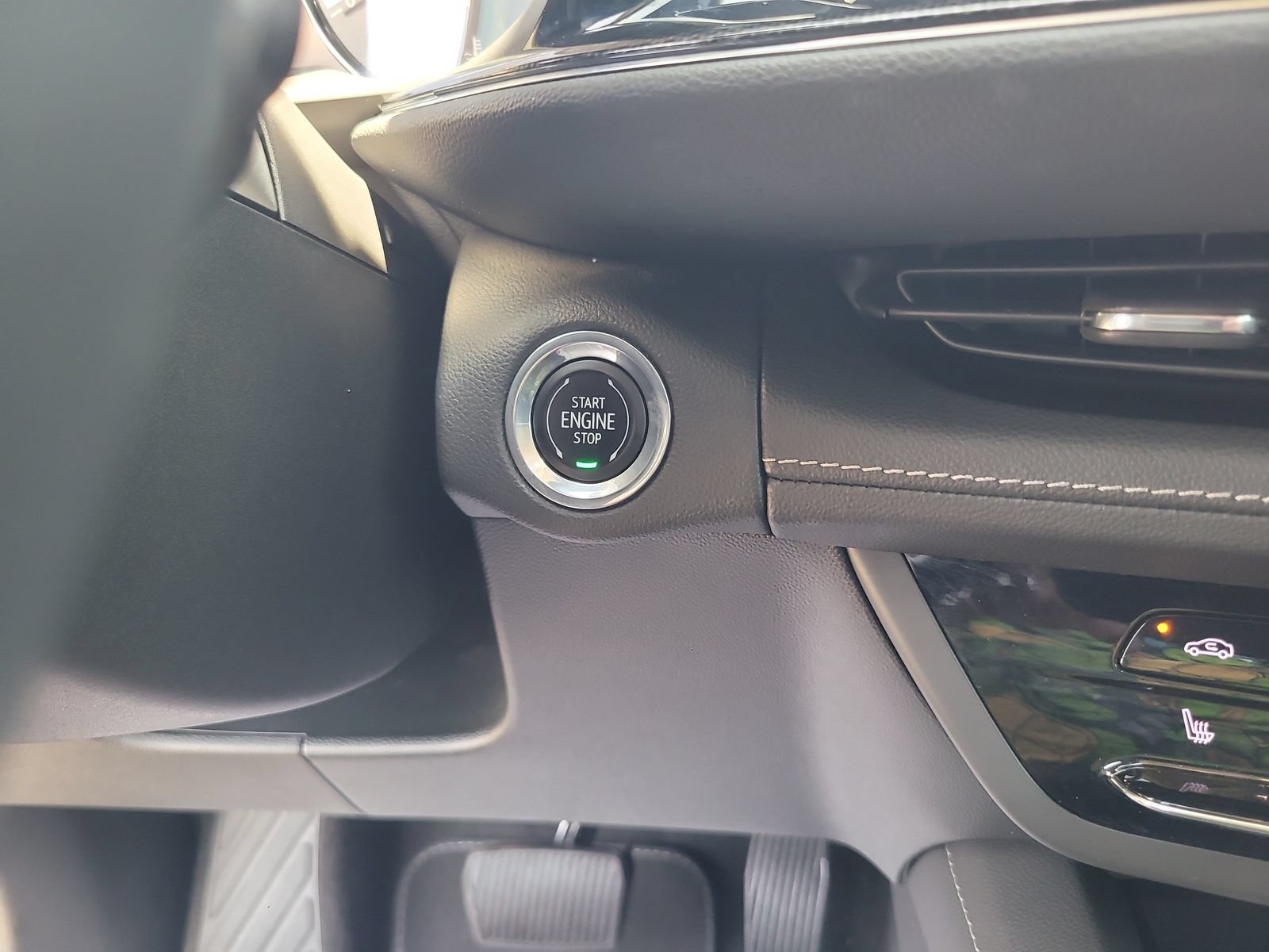 Used 2023 Buick Envision Essence FWD image 19
