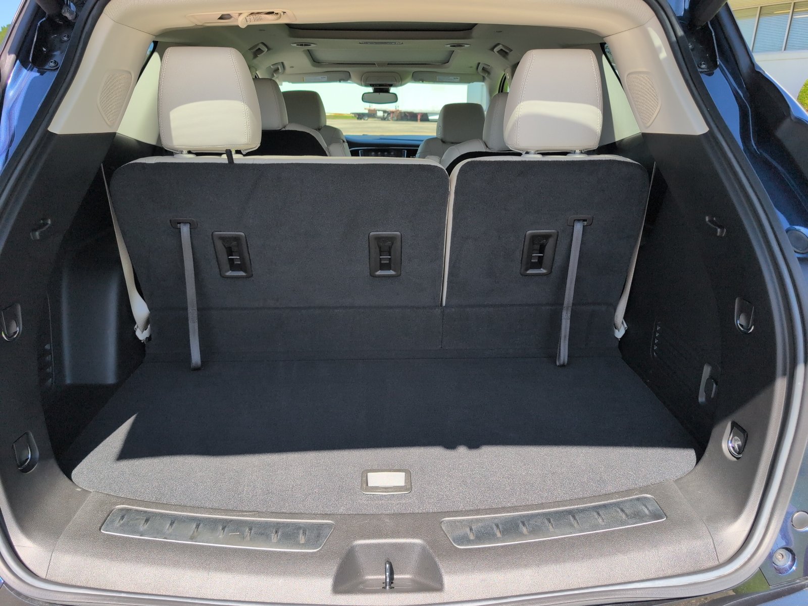 Used 2023 Buick Enclave Essence w/ Experience Buick Package FWD image 6