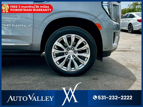 Used 2024 GMC Yukon XL Denali w/ Advanced Technology Package AWD/4WD image 9