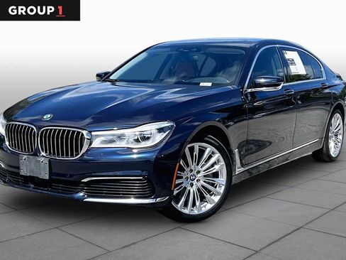 Used 2019 BMW 750i image 1