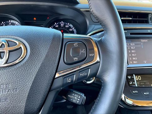 Used 2017 Toyota Avalon Limited image 23