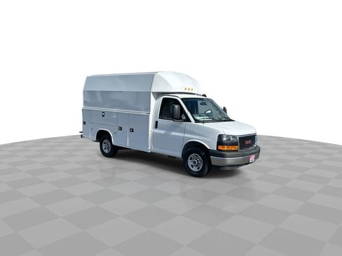 New 2025 GMC Savana 3500 w/ Power Convenience Package image 2