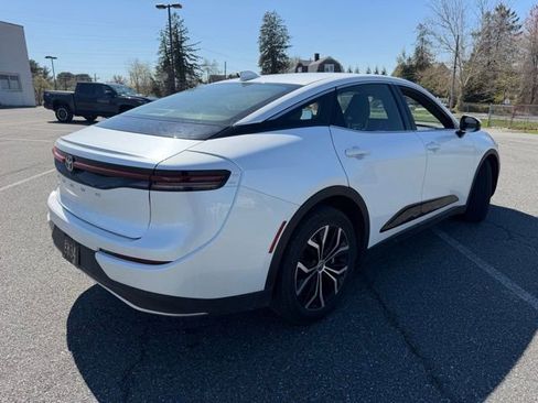 Used 2023 Toyota Crown XLE image 7