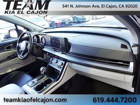 Certified 2024 Kia Carnival LX image 10