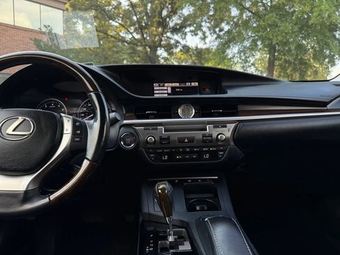 Used 2014 Lexus ES 350 w/ Luxury Package FWD image 51