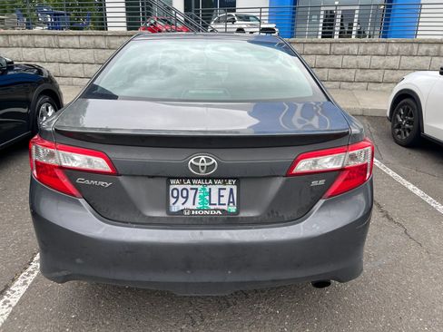 Used 2014 Toyota Camry SE FWD image 5