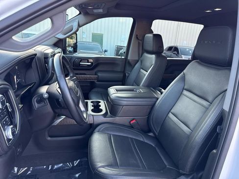 Used 2022 GMC Sierra 2500 Denali w/ Denali Ultimate Package image 16