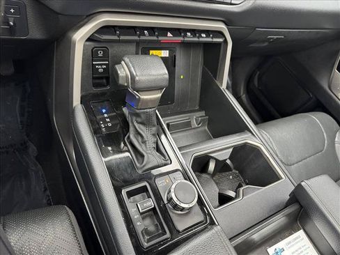 Used 2022 Toyota Tundra Limited w/ Power Package AWD/4WD image 17