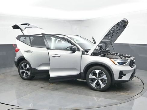 Used 2023 Volvo XC40 B5 Plus w/ Driver Assist Package image 53