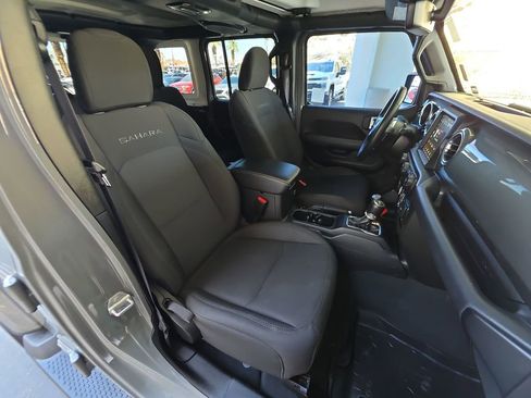 Used 2022 Jeep Wrangler Unlimited Sahara AWD/4WD image 29