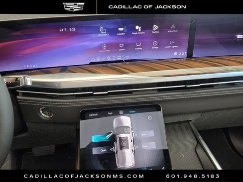 New 2026 Cadillac Escalade Platinum Sport AWD/4WD image 3