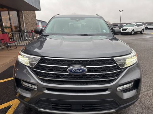 Used 2022 Ford Explorer XLT w/ Equipment Group 202A image 9