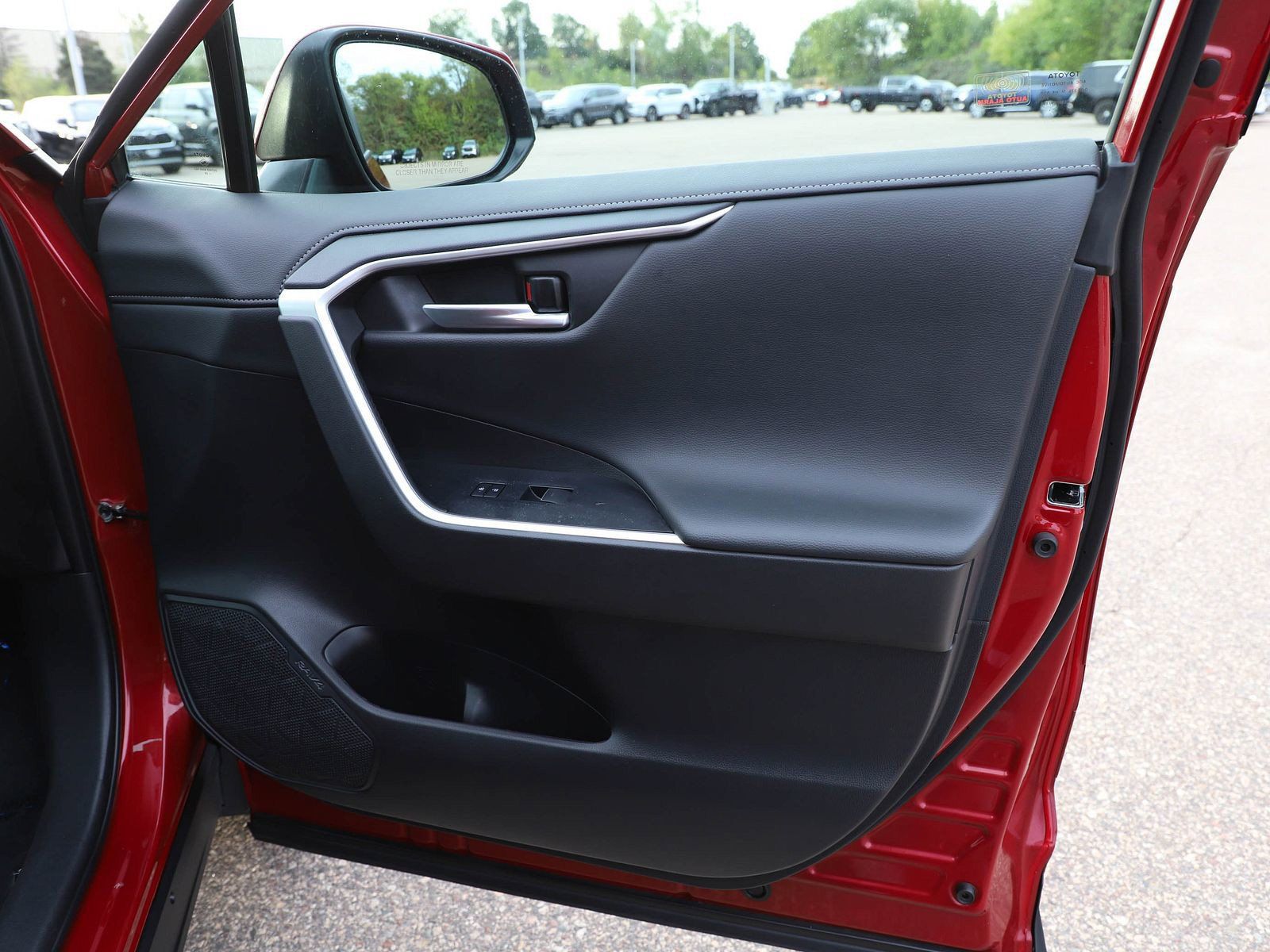 Used 2025 Toyota RAV4 Limited w/ Weather Package AWD/4WD image 9