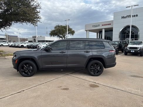 Used 2024 Jeep Grand Cherokee L Altitude image 8