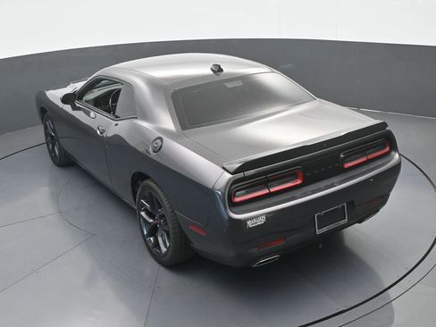 Used 2022 Dodge Challenger SXT w/ Driver Convenience Group RWD image 39