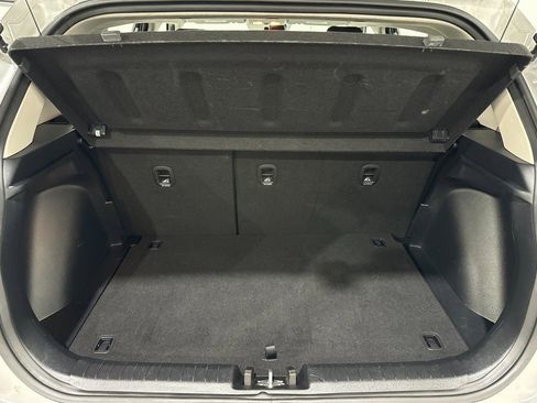 Used 2023 Hyundai Venue SEL image 24
