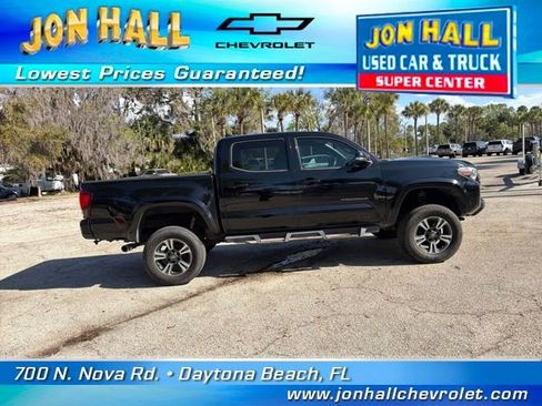 Used 2019 Toyota Tacoma TRD Sport image 15