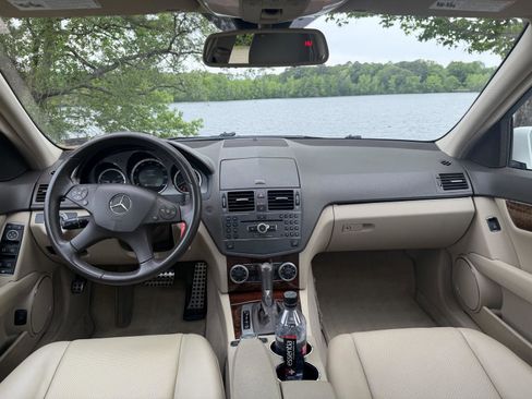 Used 2010 Mercedes-Benz C 300 4MATIC Sedan image 12