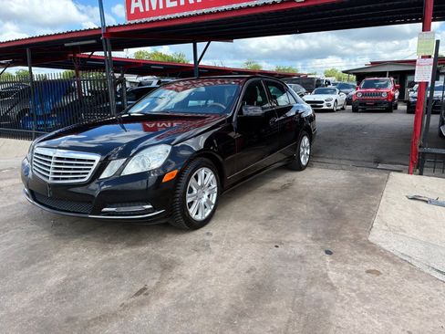 Used 2013 Mercedes-Benz E 350 Sedan image 4