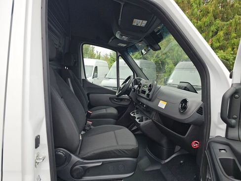 New 2025 Mercedes-Benz Sprinter 2500 image 18