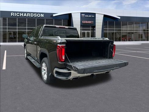 Used 2020 GMC Sierra 1500 SLT w/ SLT Premium Package AWD/4WD image 17