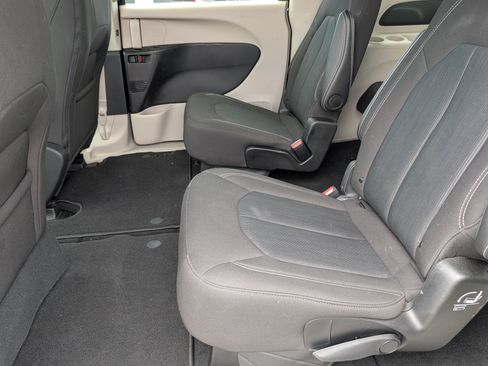 Used 2024 Chrysler Voyager LX FWD image 13