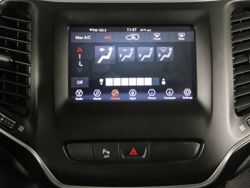 Used 2020 Jeep Cherokee Latitude Plus FWD image 7
