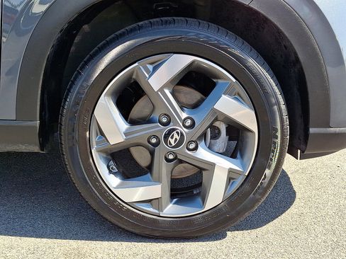 Certified 2025 Hyundai Venue Limited FWD image 8