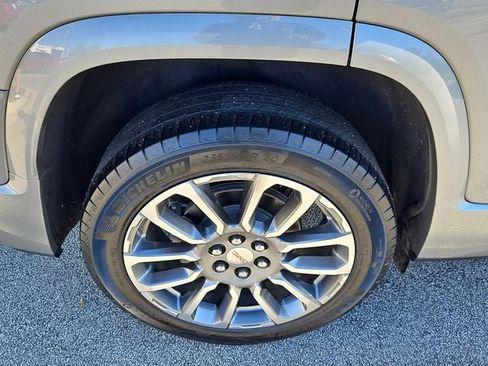 Used 2023 GMC Acadia Denali image 12