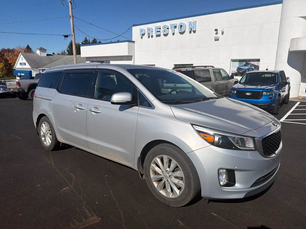 Used 2018 Kia Sedona EX FWD image 2