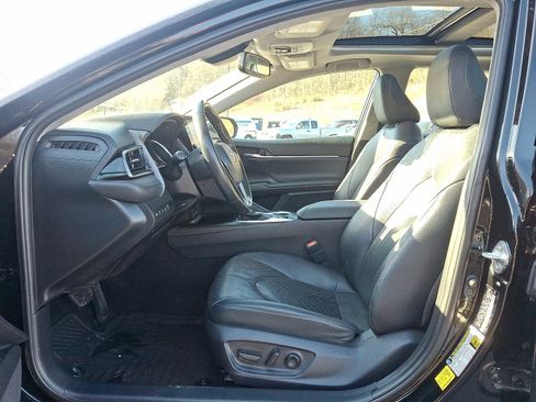 Used 2021 Toyota Camry XLE w/ Navigation Package image 13