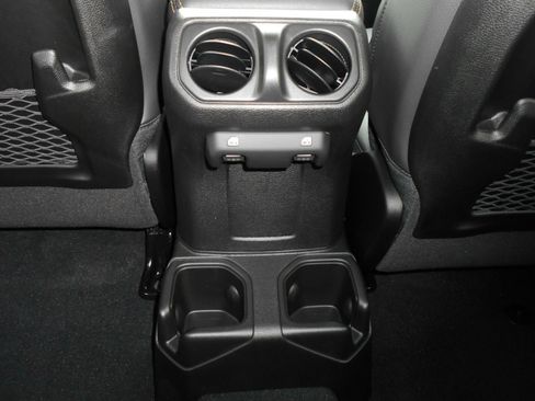 New 2025 Jeep Gladiator Sport image 21