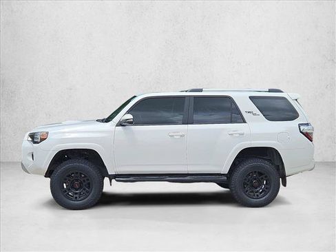 Used 2018 Toyota 4Runner TRD Off-Road Premium AWD/4WD image 9